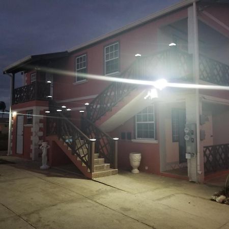 Breezy Apts Saint Philip Bagian luar foto