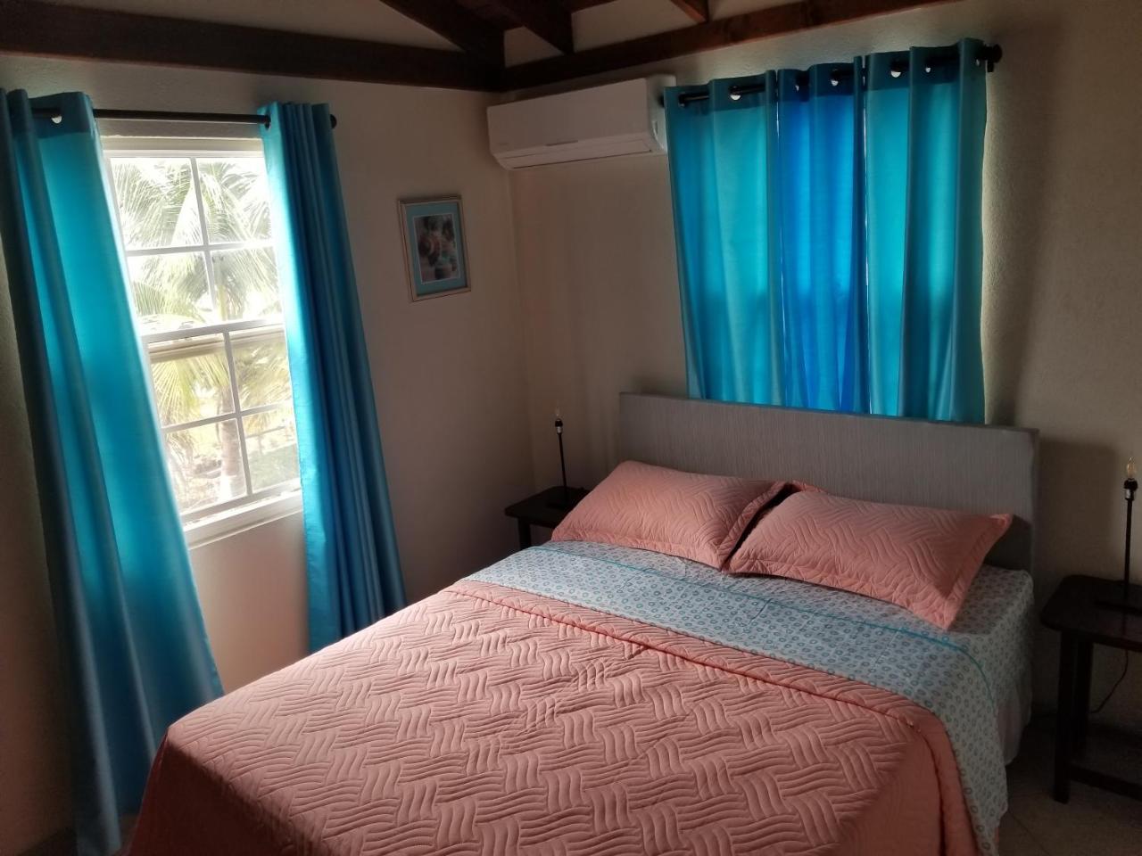 Breezy Apts Saint Philip Bagian luar foto