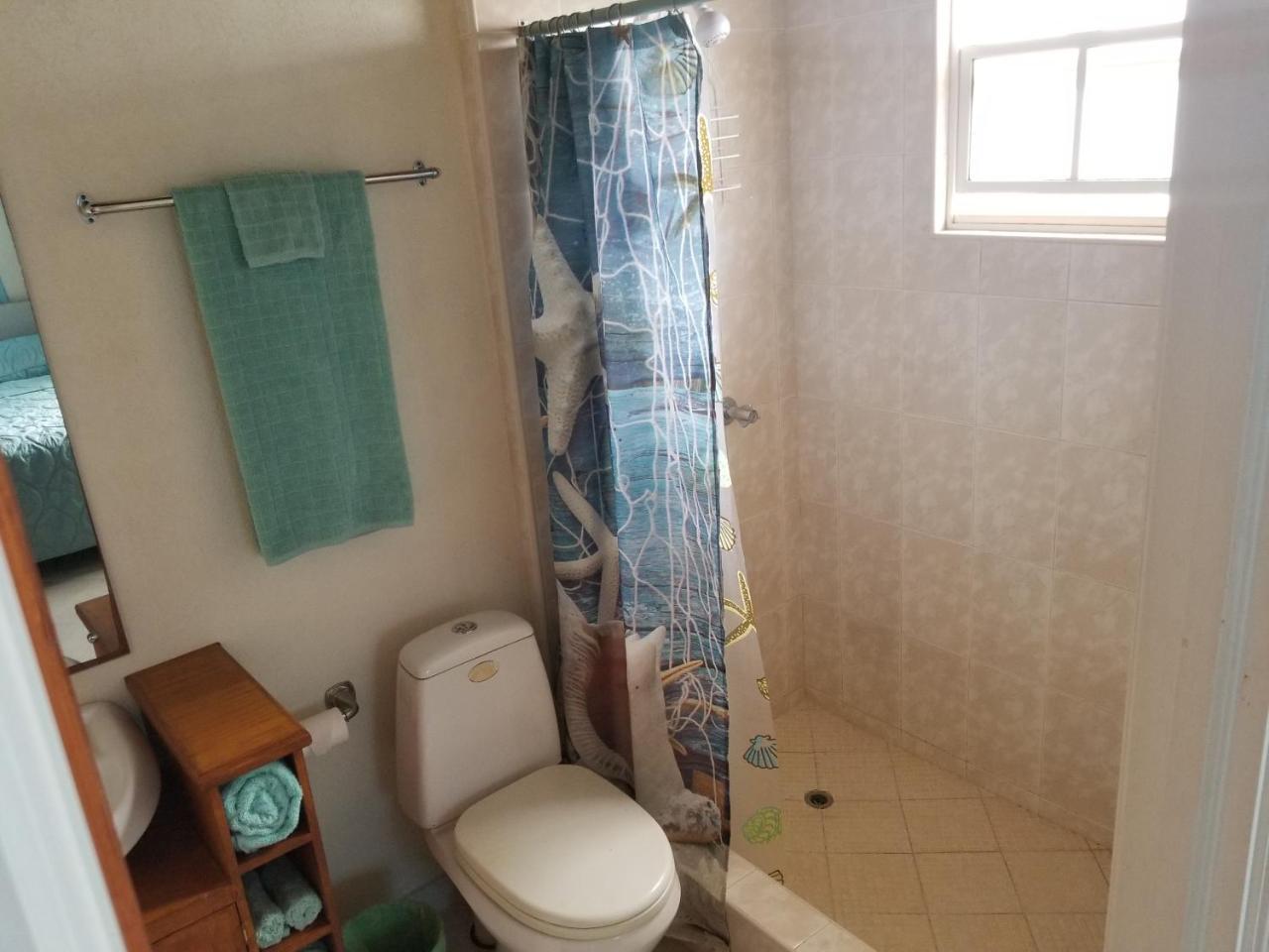 Breezy Apts Saint Philip Bagian luar foto