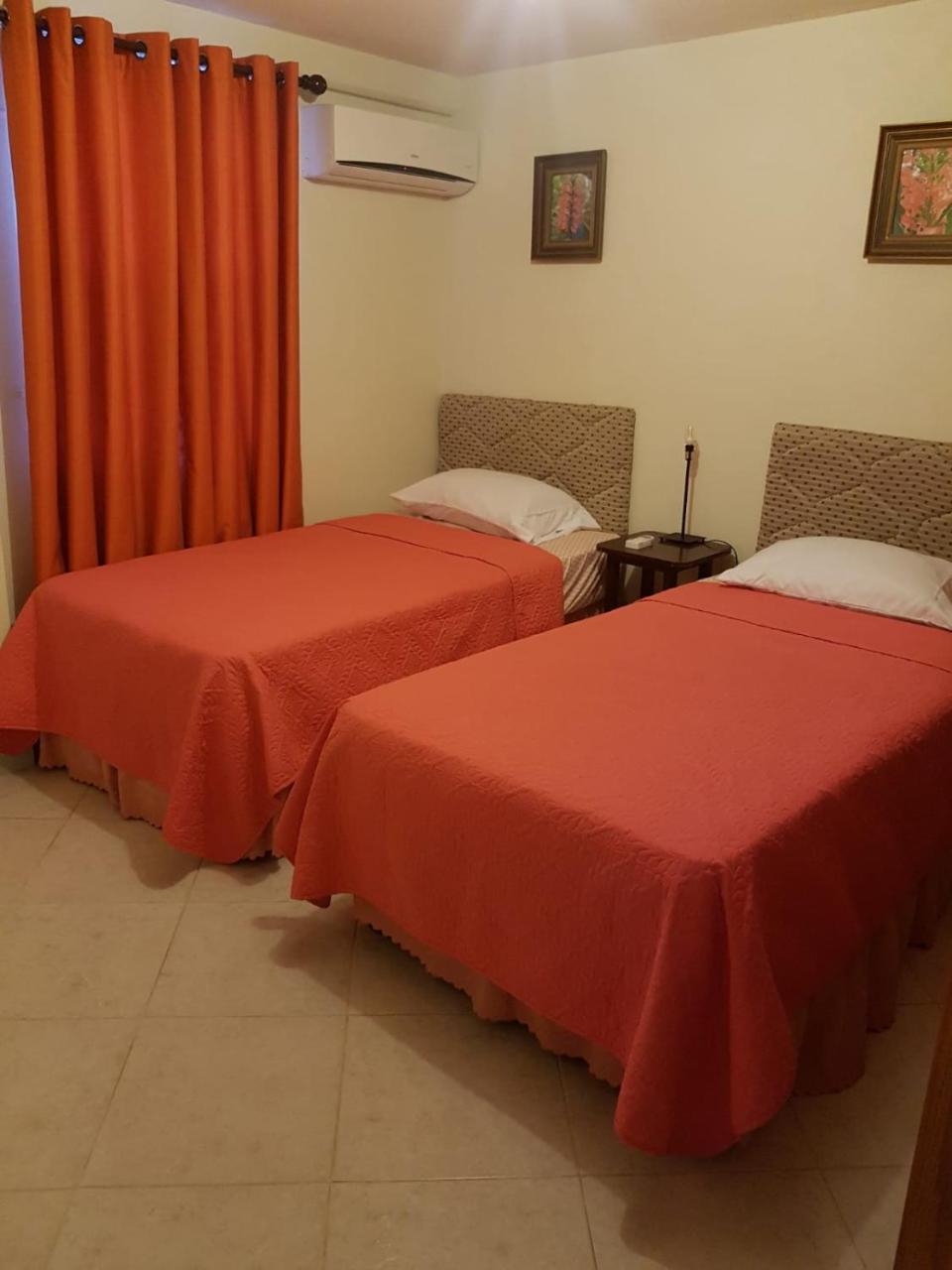 Breezy Apts Saint Philip Bagian luar foto