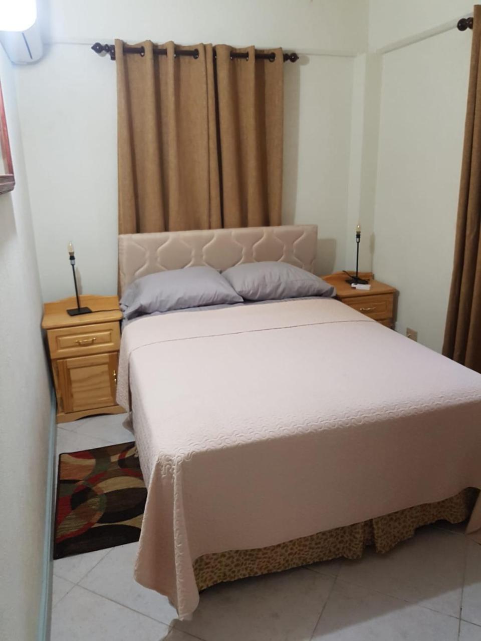 Breezy Apts Saint Philip Bagian luar foto